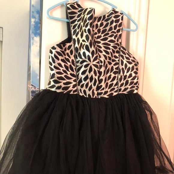 Dress - Picture 3 of 4